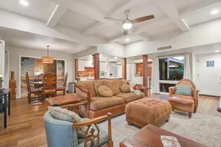 Photo #4: 6072185 Listing