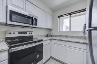 Photo #1: 6072196 Listing 