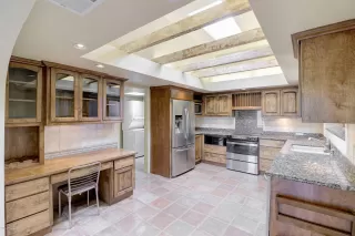 Photo #2: 6072236 Listing