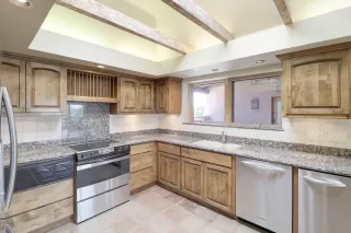Photo #3: 6072236 Listing
