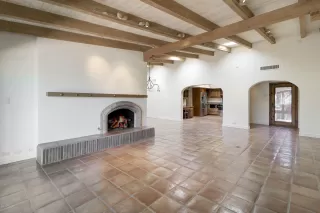 Photo #5: 6072236 Listing