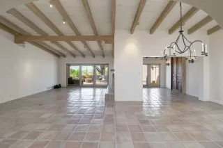 Photo #6: 6072236 Listing