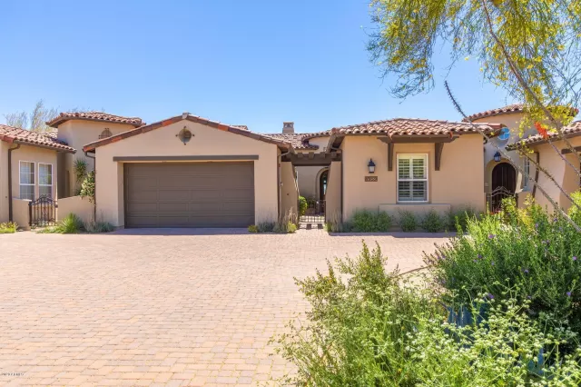 MLS: 6073361 Condo For Sale