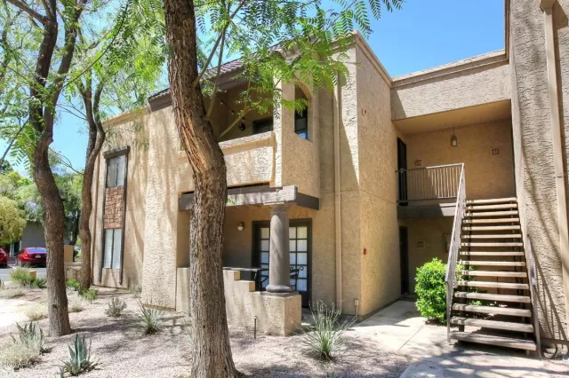 MLS: 6073467 Condo For Sale