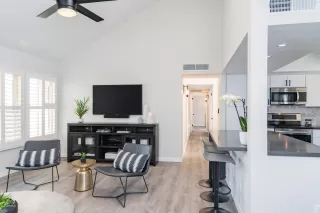 Photo #1: 6073507 Listing 