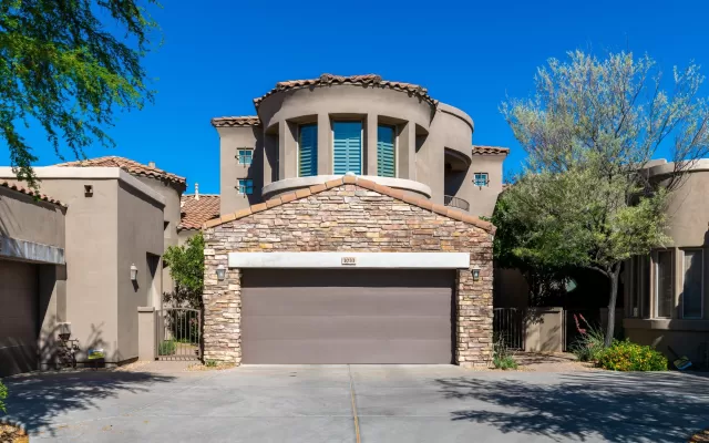 MLS: 6073633 Condo For Sale