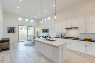 Photo #1: 6074218 Listing 