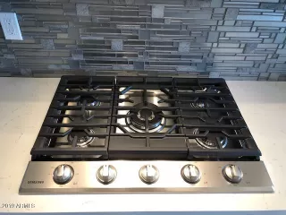 Photo #5: 6074218 Listing 