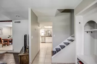 Photo #4: 6074230 Listing