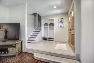 Photo #5: 6074230 Listing