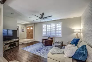 Photo #6: 6074230 Listing