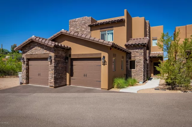 MLS: 6074614 Condo For Sale