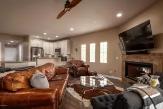 Photo #6: 6074614 Listing