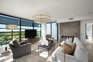 Photo #2: 6074935 Listing