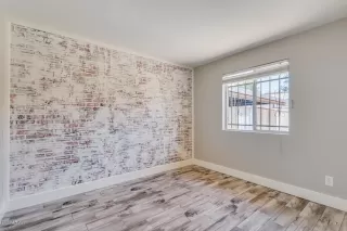 Photo #6: 6075070 Listing