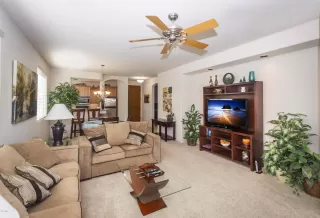 Photo #4: 6075215 Listing