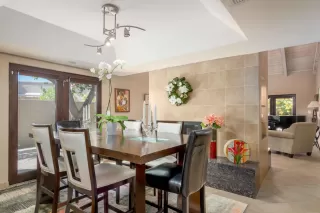 Photo #5: 6075226 Listing 