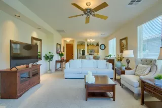 Photo #3: 6075237 Listing