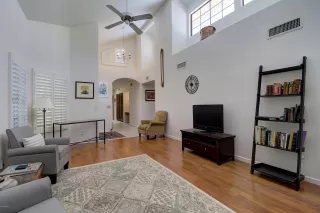 Photo #2: 6075321 Listing