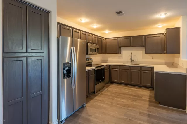 MLS: 6075636 Condo For Sale