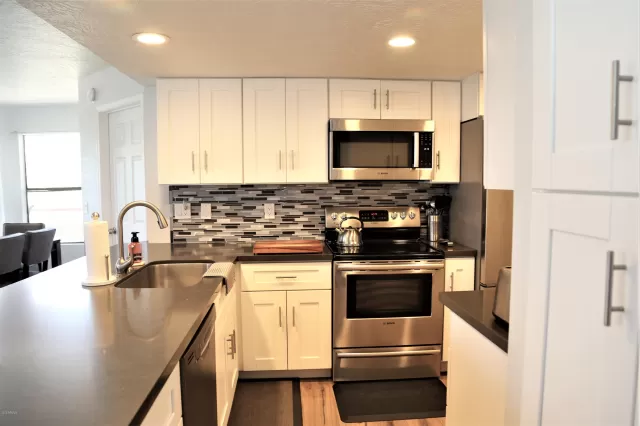 MLS: 6075661 Condo For Sale