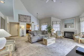 Photo #3: 6075777 Listing