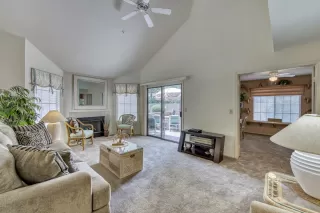 Photo #4: 6075777 Listing