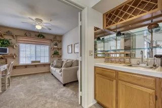 Photo #6: 6075777 Listing