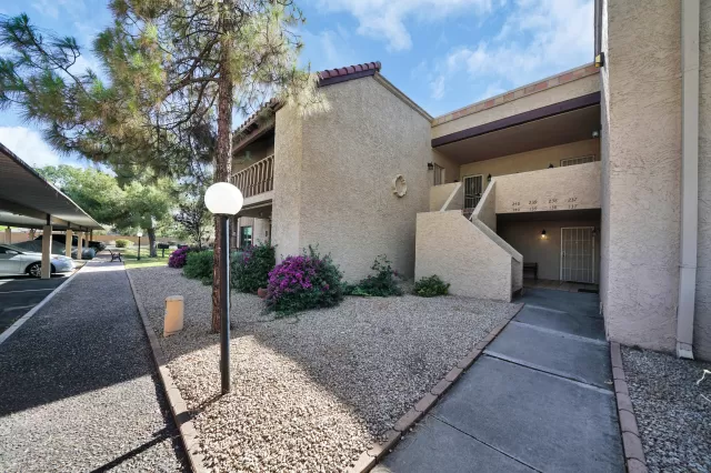 MLS: 6076001 Condo For Sale