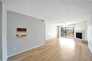 Photo #5: 6076001 Listing