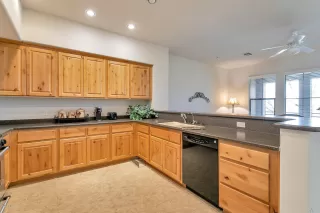 Photo #5: 6076028 Listing 