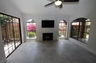 Photo #4: 6076101 Listing