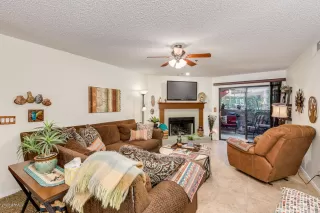 Photo #4: 6076608 Listing