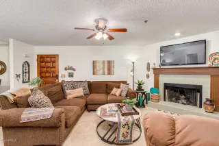 Photo #5: 6076608 Listing