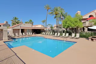 Photo #5: 6076639 Listing