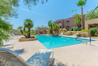 Photo #5: 6077778 Listing