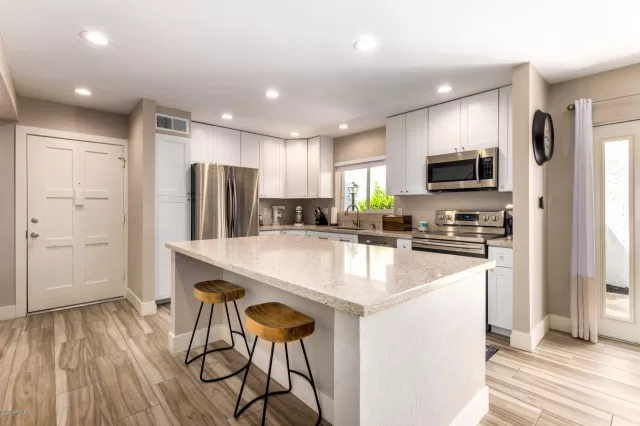 MLS: 6077964 Condo For Sale