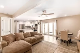 Photo #6: 6077964 Listing