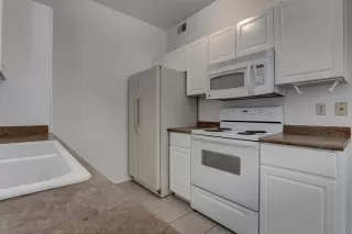 Photo #6: 6078088 Listing