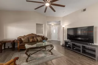 Photo #3: 6078131 Listing 