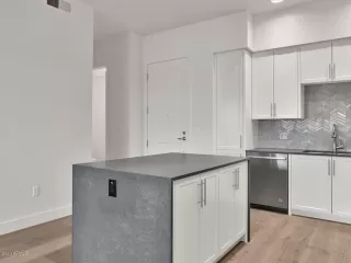 Photo #2: 6078260 Listing 