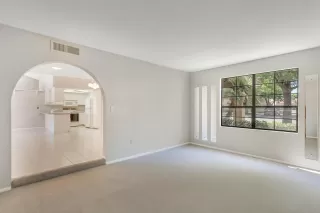 Photo #4: 6078510 Listing