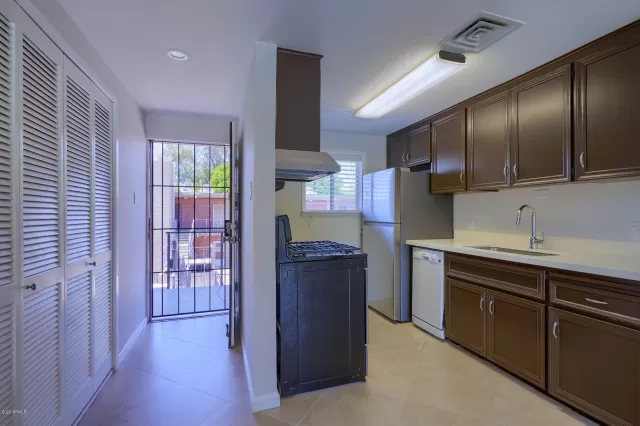 MLS: 6078511 Condo For Sale