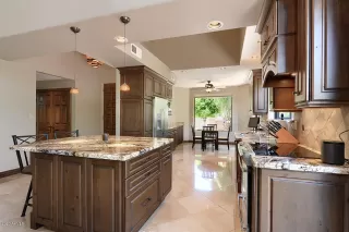 Photo #4: 6078625 Listing