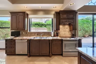 Photo #5: 6078625 Listing