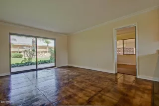 Photo #5: 6078715 Listing 