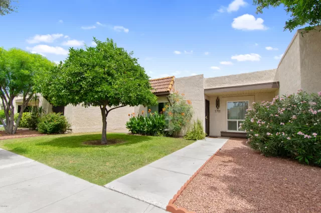 MLS: 6078720 Condo For Sale