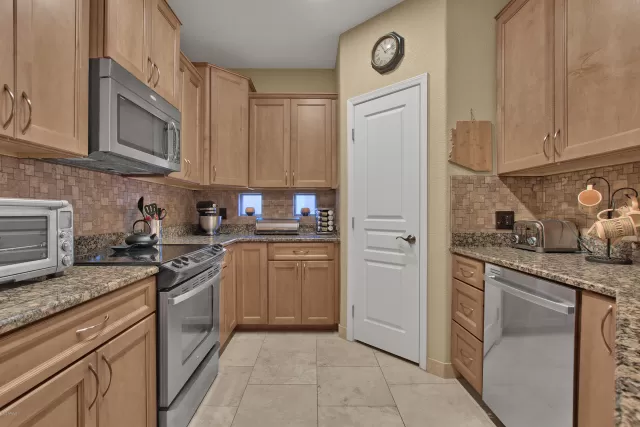 MLS: 6078817 Condo For Sale