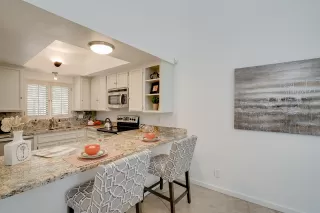 Photo #5: 6079222 Listing