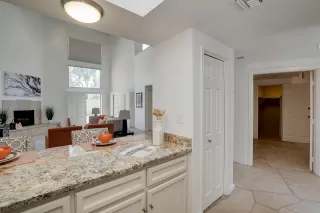 Photo #6: 6079222 Listing